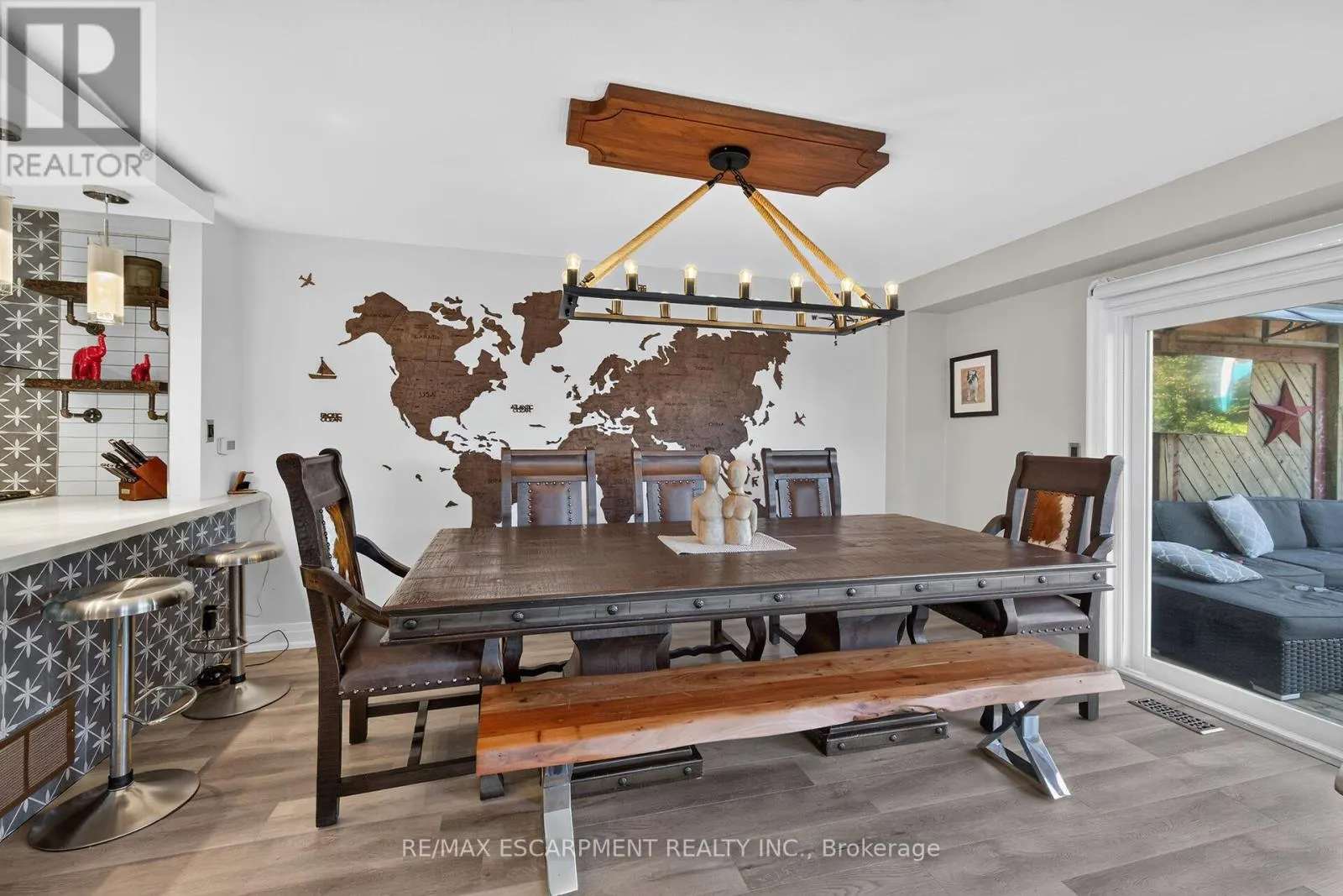 4377 BEVERLEY CRESCENT