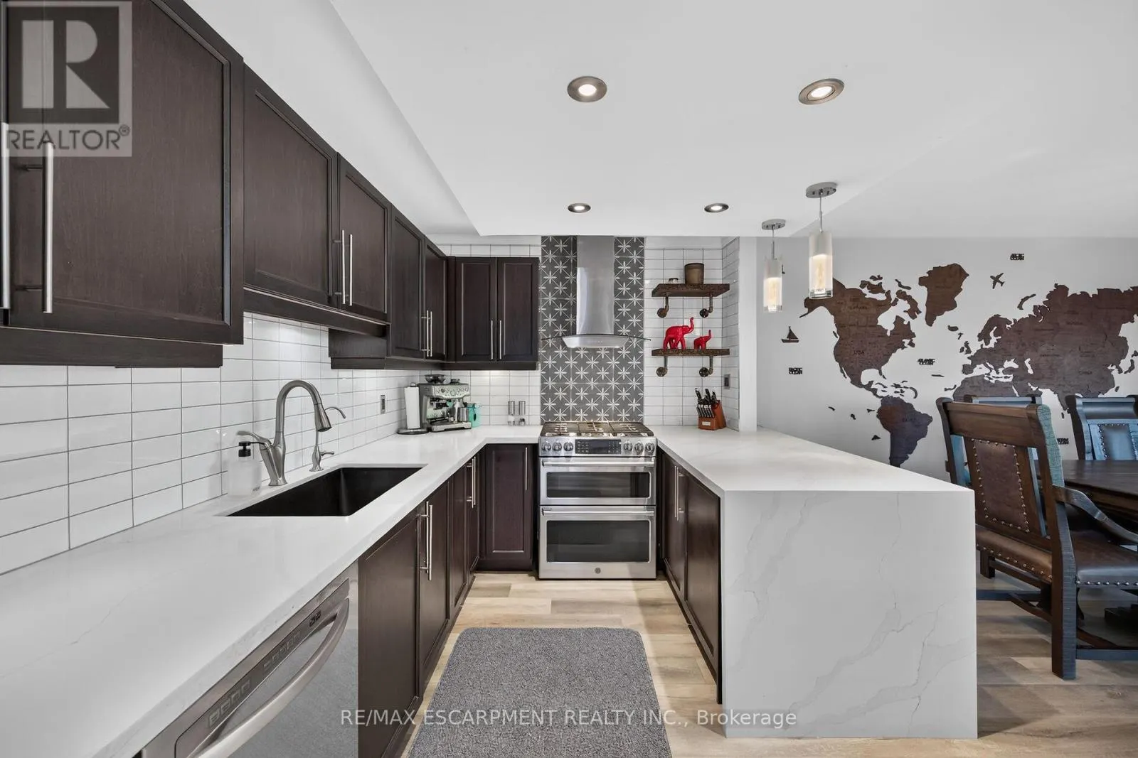 4377 BEVERLEY CRESCENT