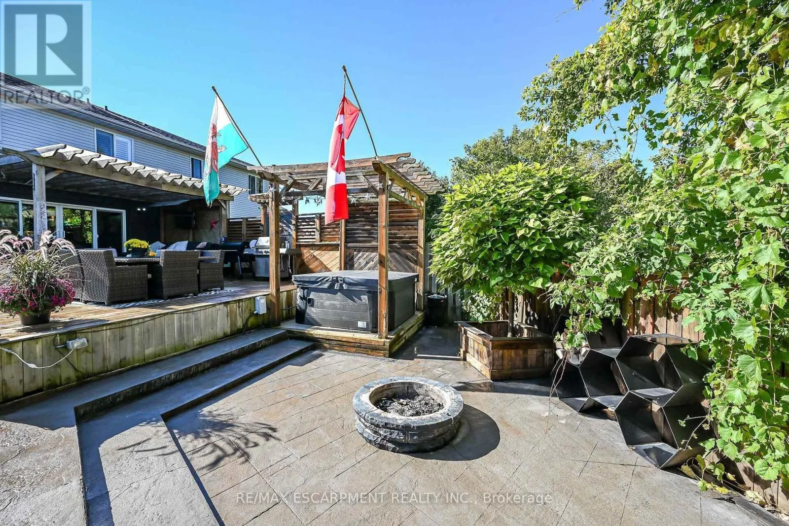 4377 BEVERLEY CRESCENT