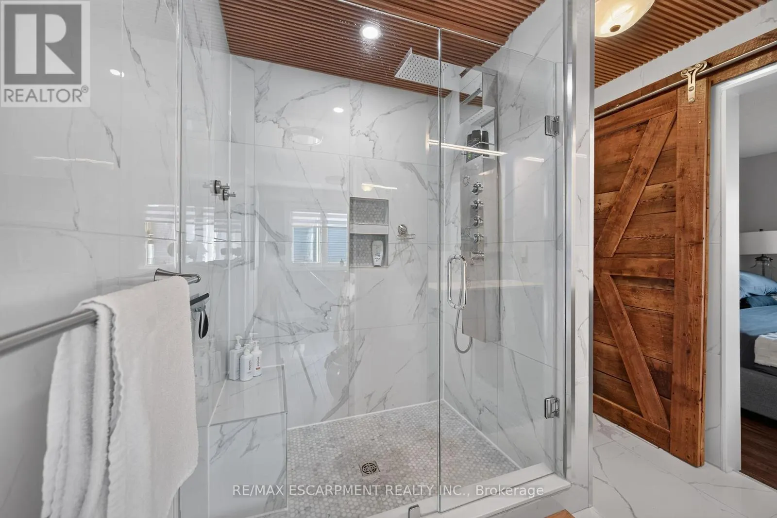 4377 BEVERLEY CRESCENT