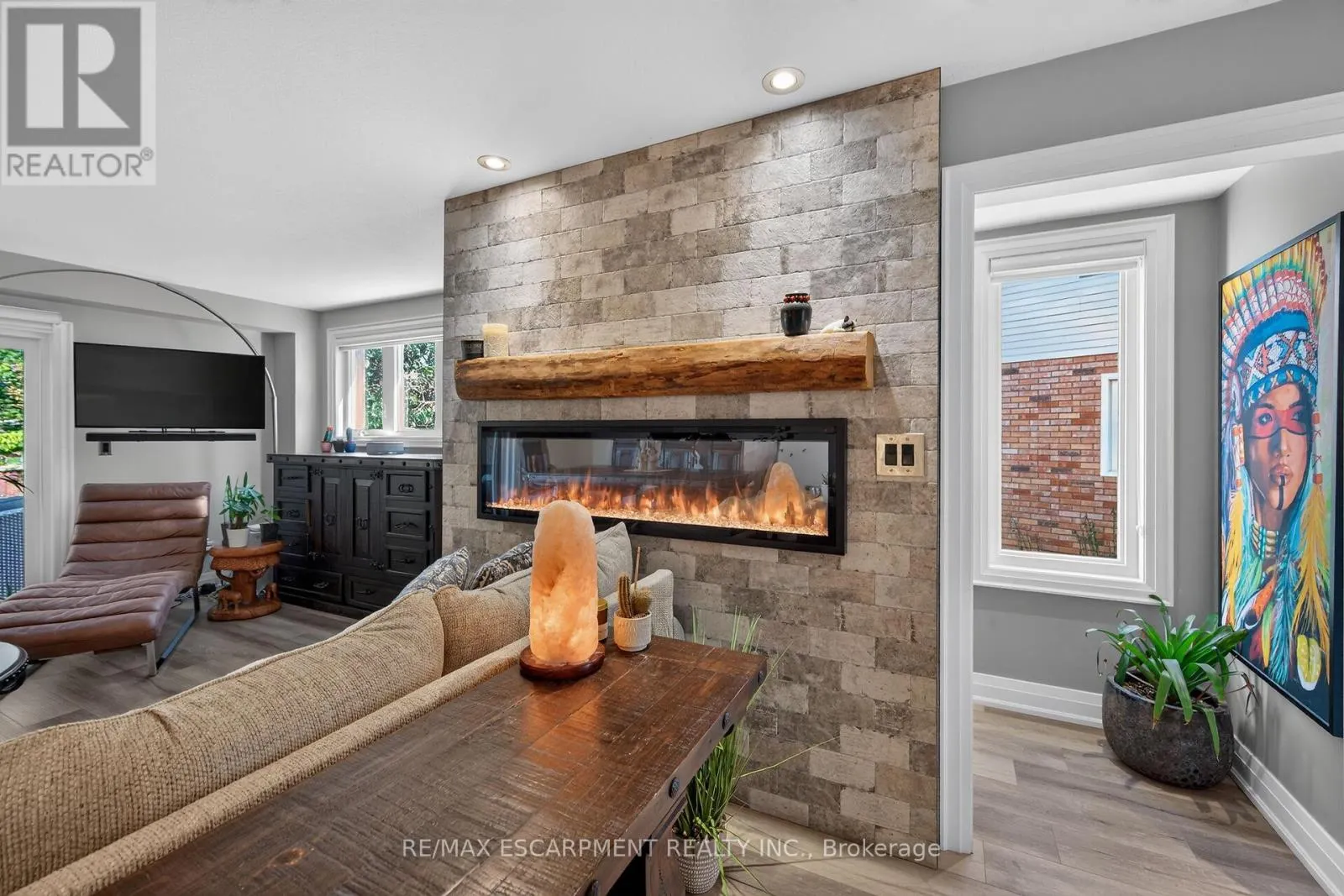 4377 BEVERLEY CRESCENT