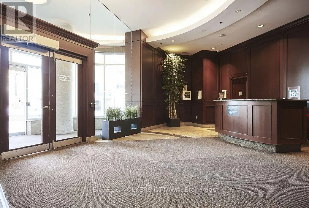 902 - 234 RIDEAU STREET