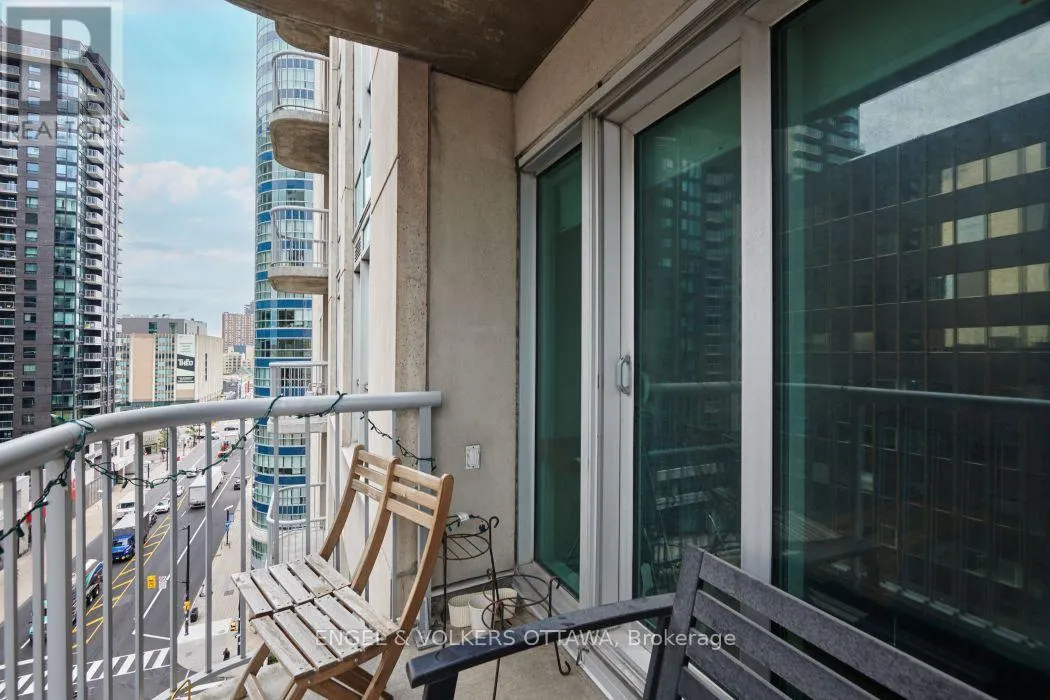 902 - 234 RIDEAU STREET