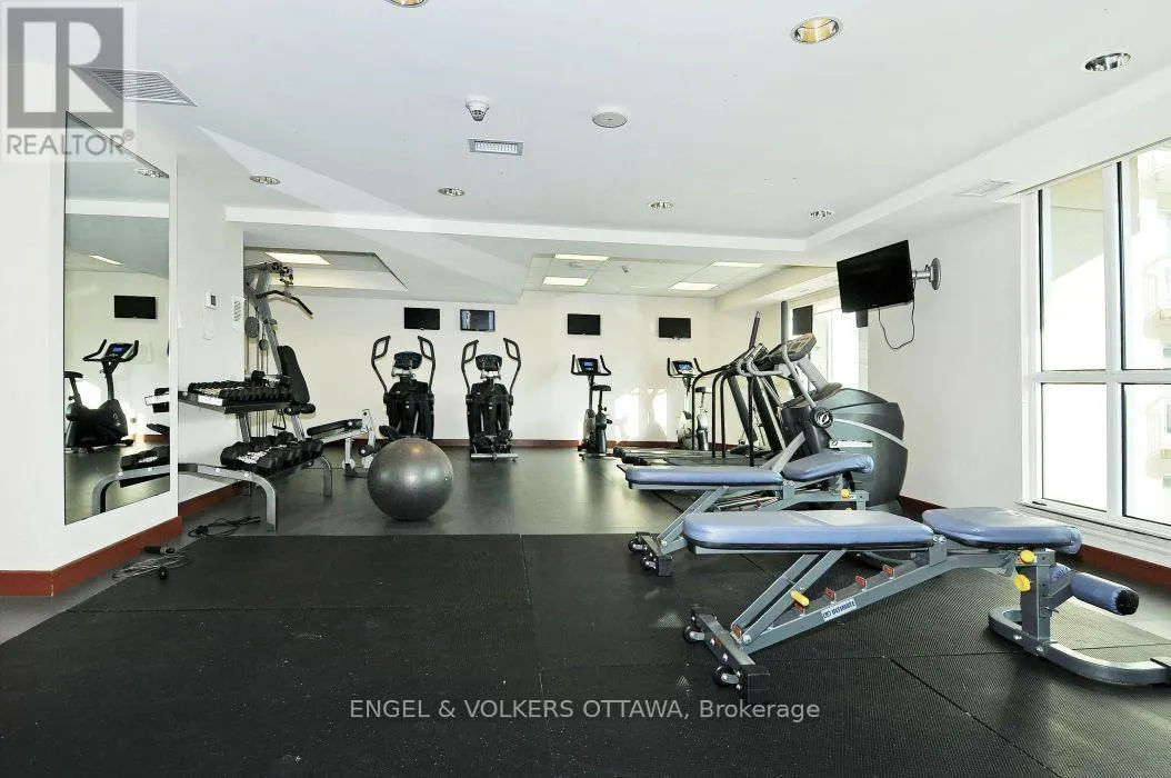 902 - 234 RIDEAU STREET