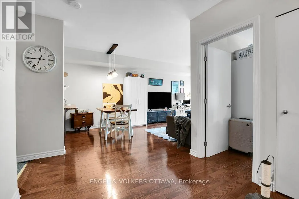 902 - 234 RIDEAU STREET