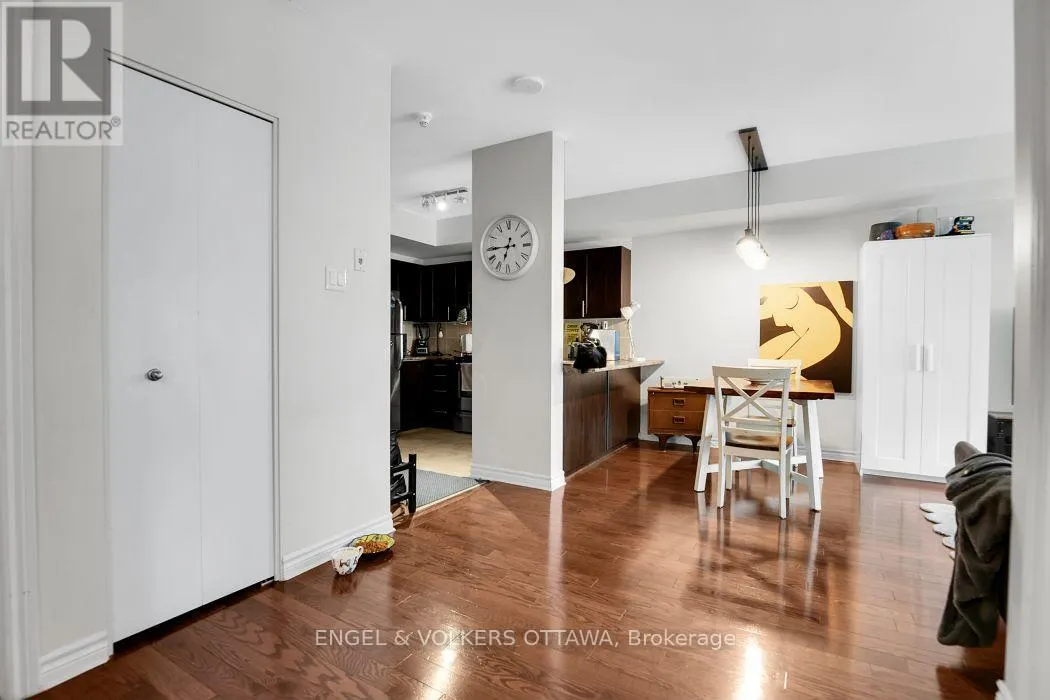 902 - 234 RIDEAU STREET