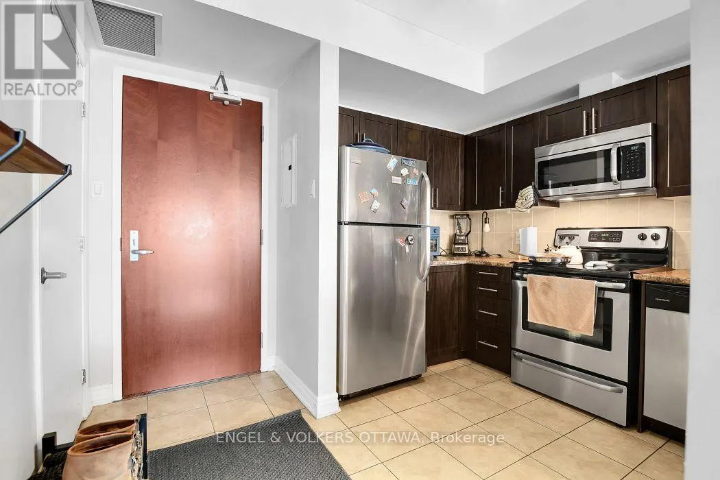 902 - 234 RIDEAU STREET