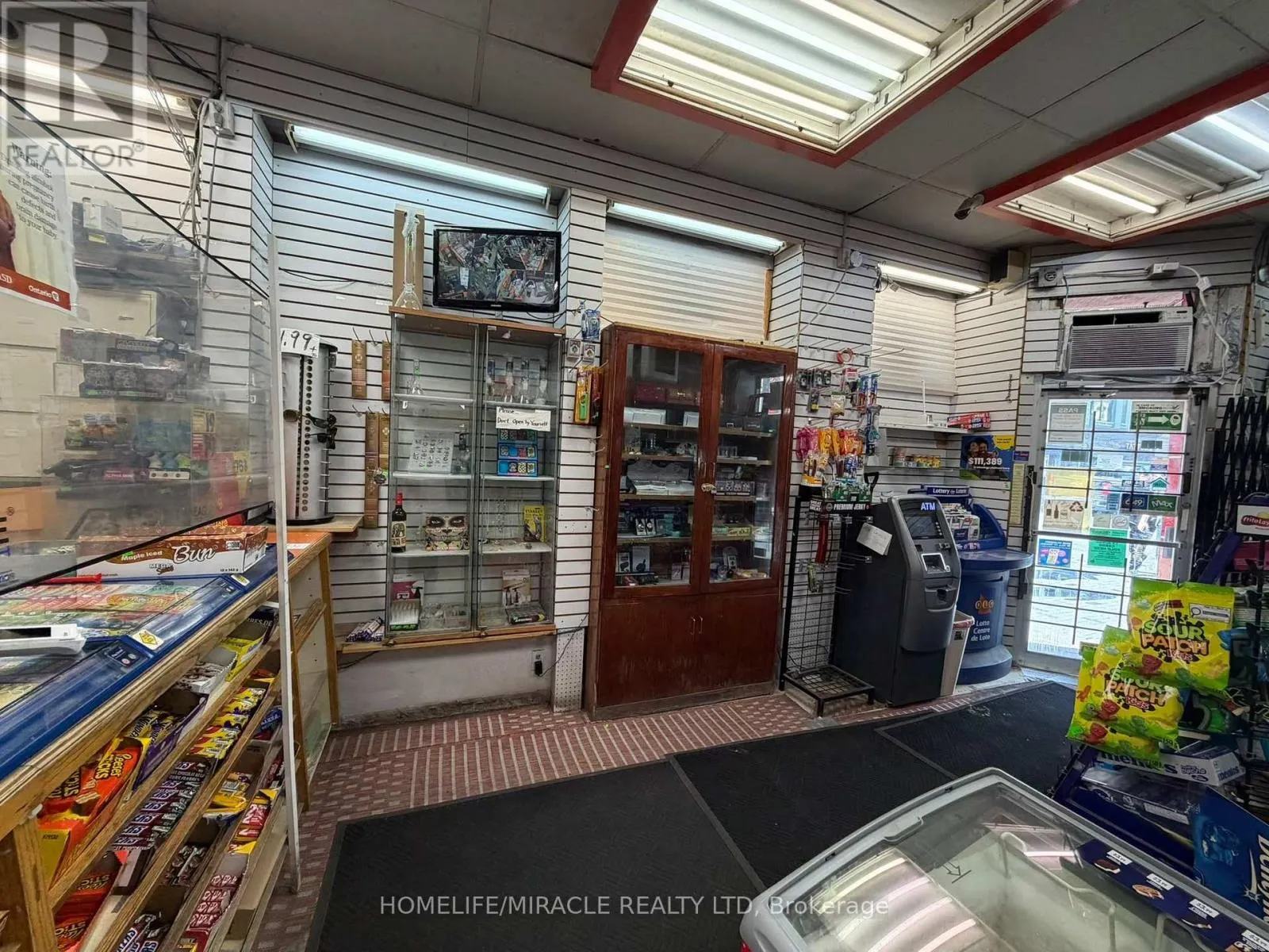 163 DUNDAS STREET