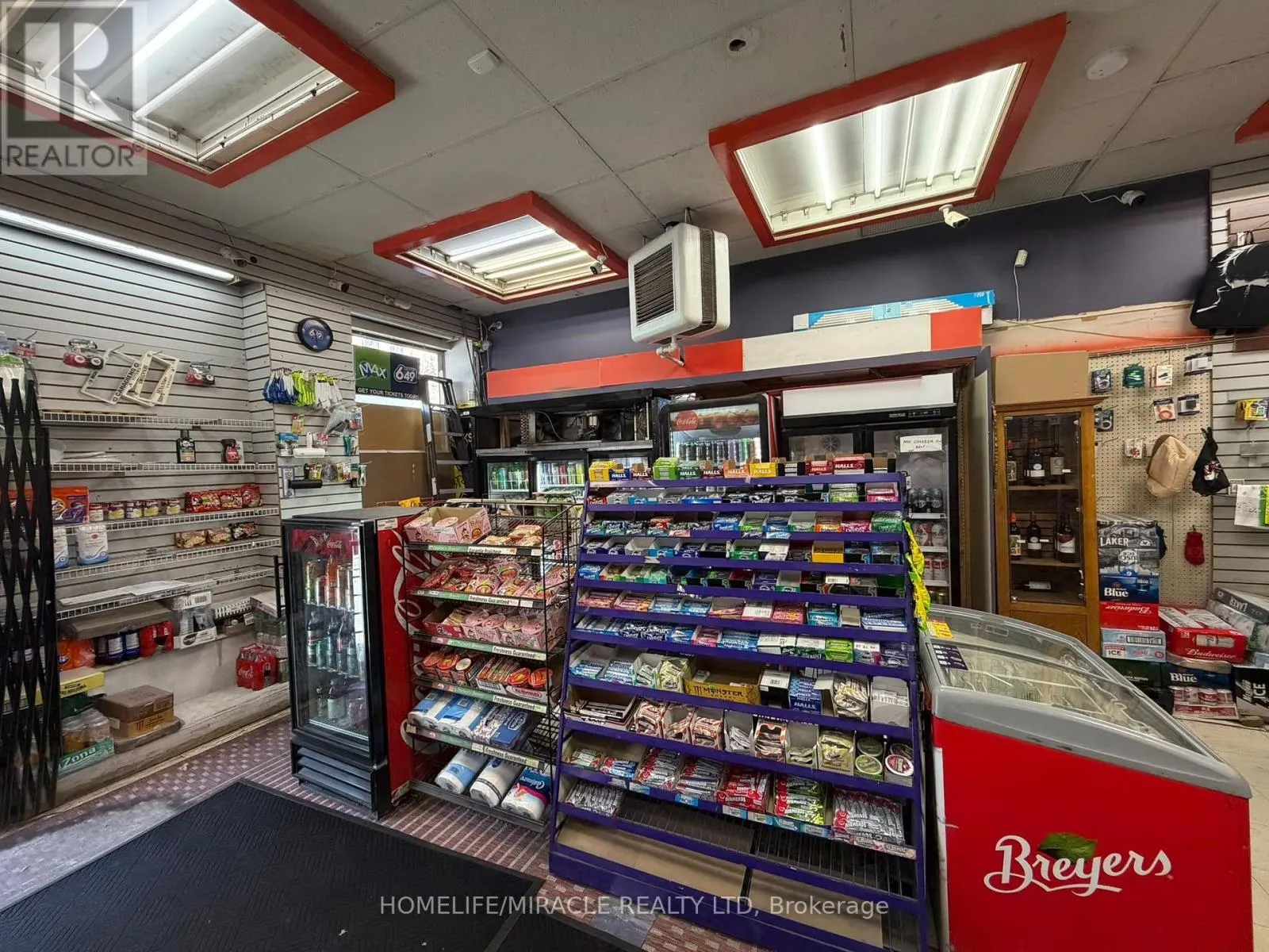 163 DUNDAS STREET