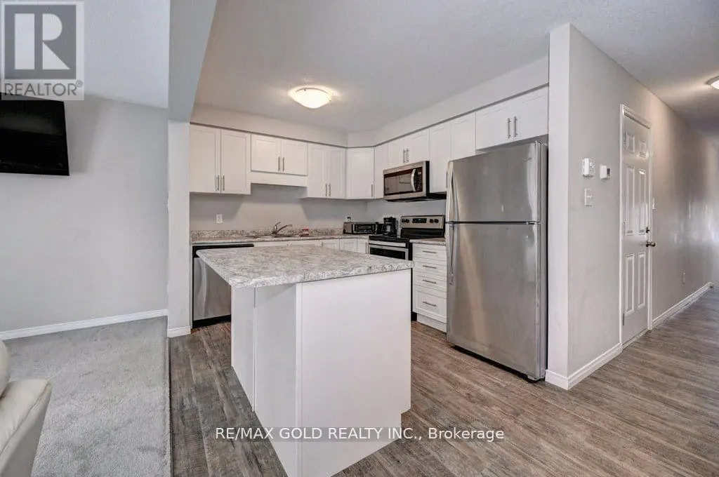 35 - 50 PINNACLE DRIVE