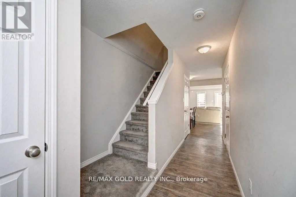 35 - 50 PINNACLE DRIVE