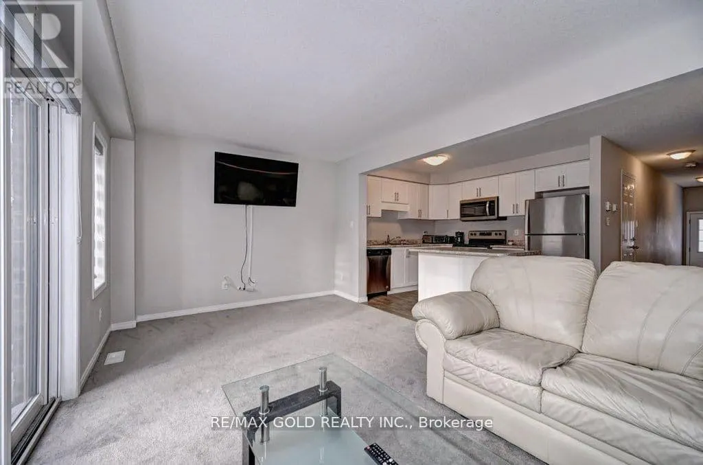 35 - 50 PINNACLE DRIVE