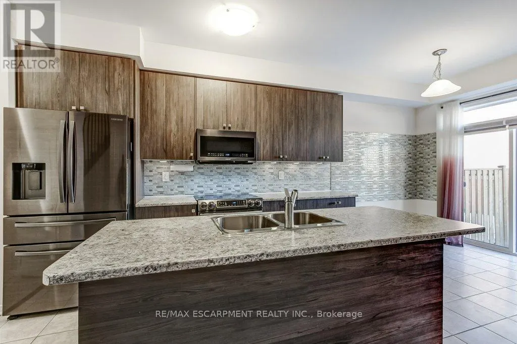 80 OAKTREE DRIVE