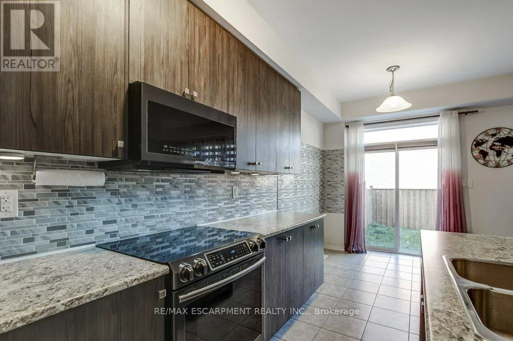 80 OAKTREE DRIVE