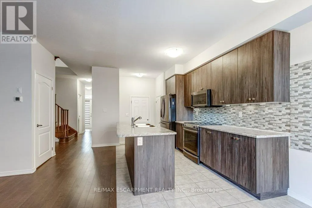 80 OAKTREE DRIVE