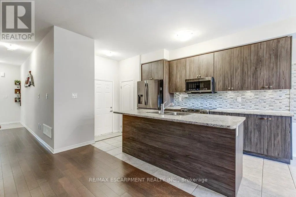80 OAKTREE DRIVE