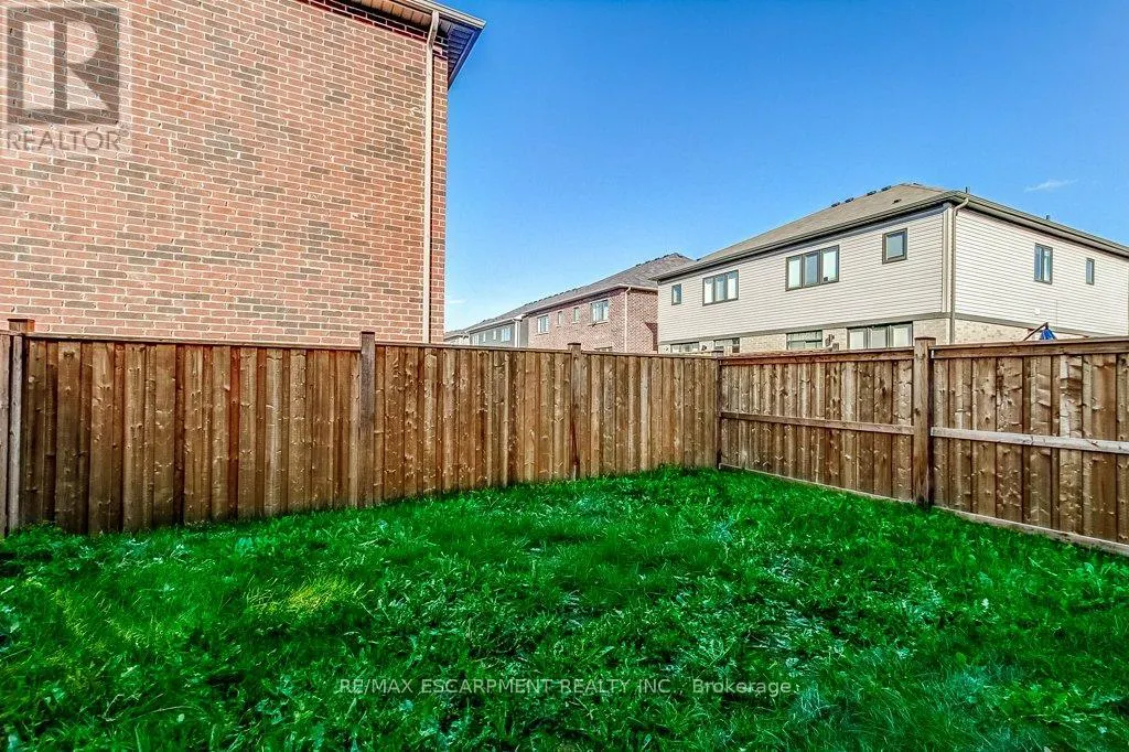 80 OAKTREE DRIVE