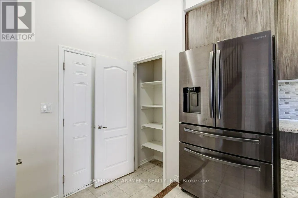 80 OAKTREE DRIVE