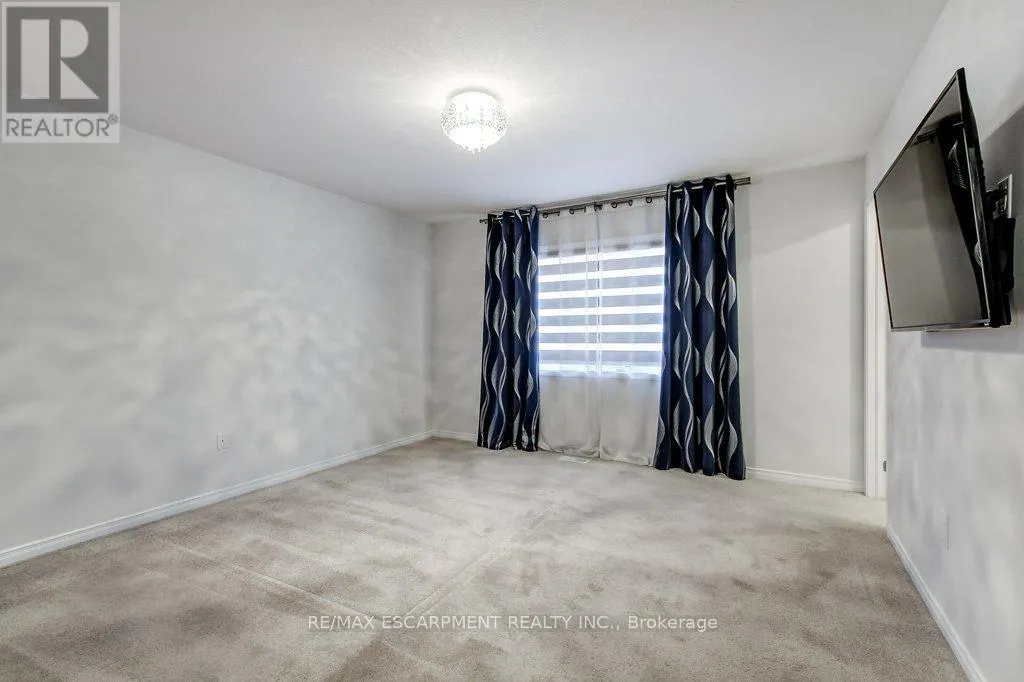 80 OAKTREE DRIVE