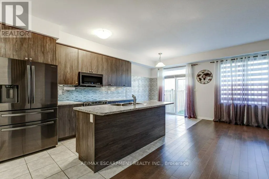 80 OAKTREE DRIVE
