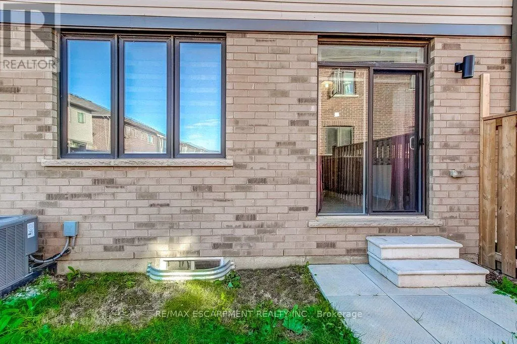 80 OAKTREE DRIVE