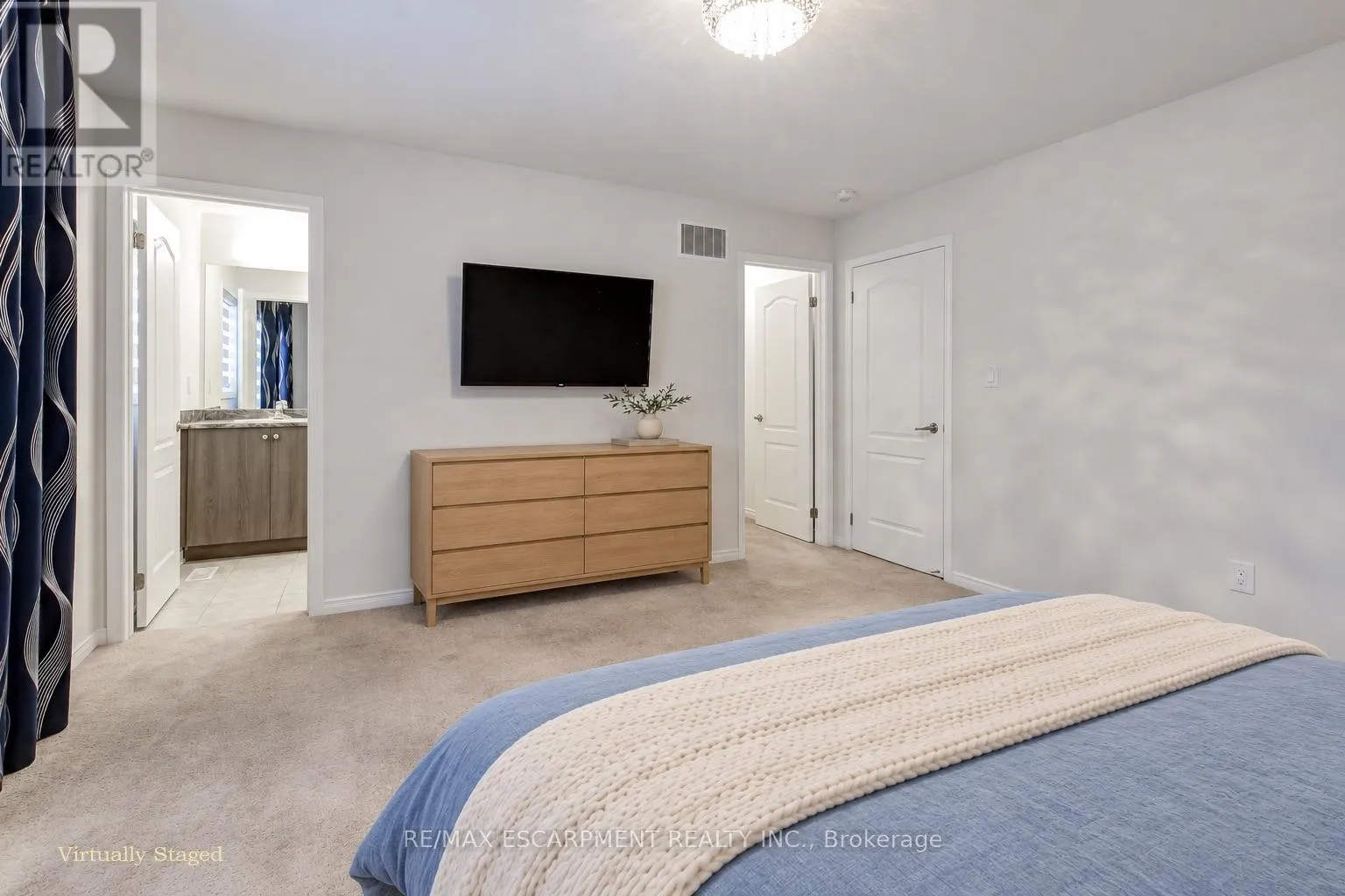 80 OAKTREE DRIVE