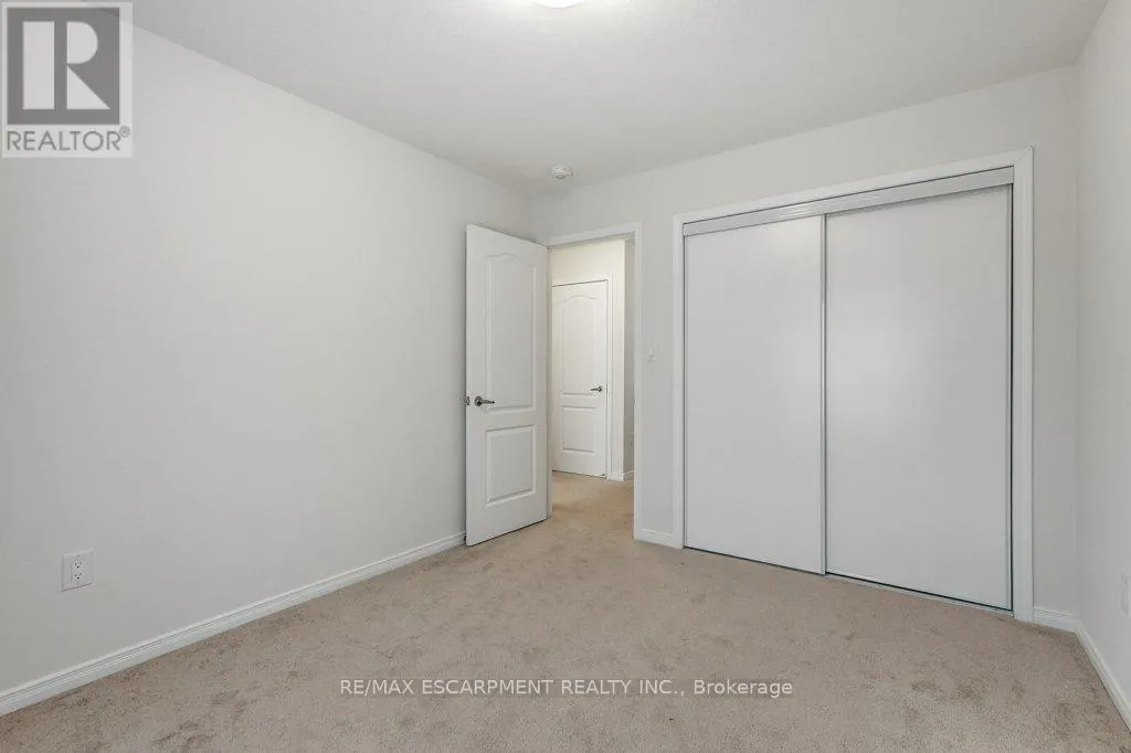 80 OAKTREE DRIVE