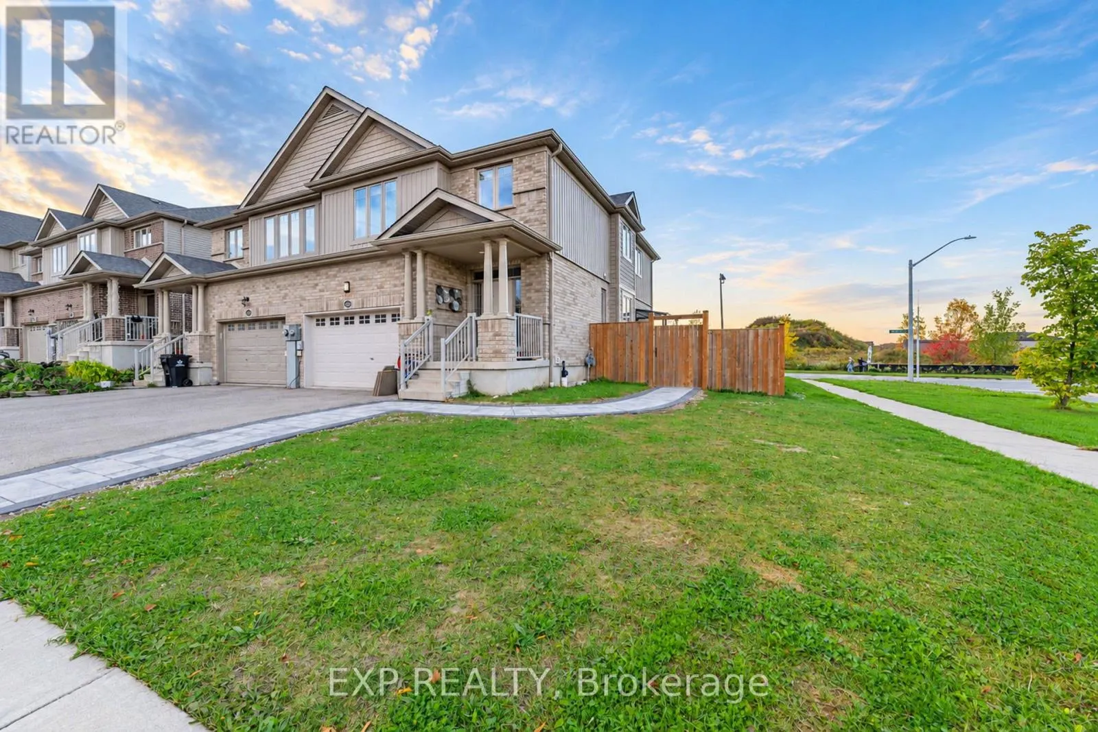 LOWER - 485 AVENS STREET