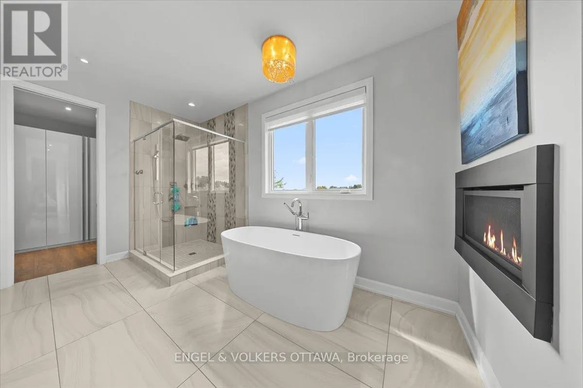 348 ST-TROPEZ STREET
