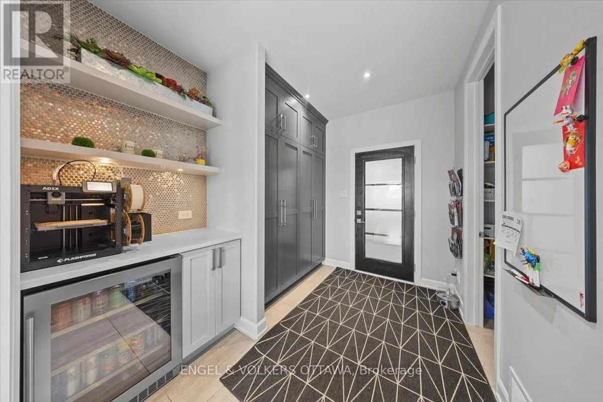 348 ST-TROPEZ STREET