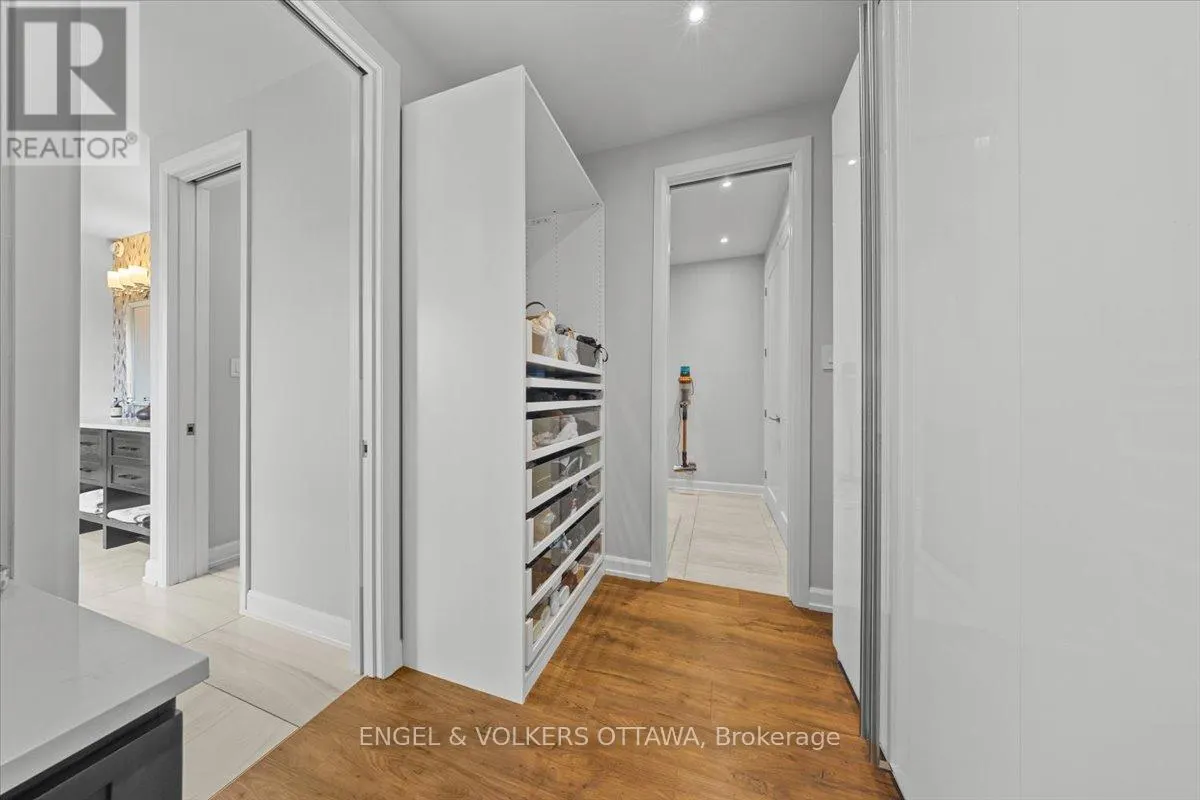 348 ST-TROPEZ STREET