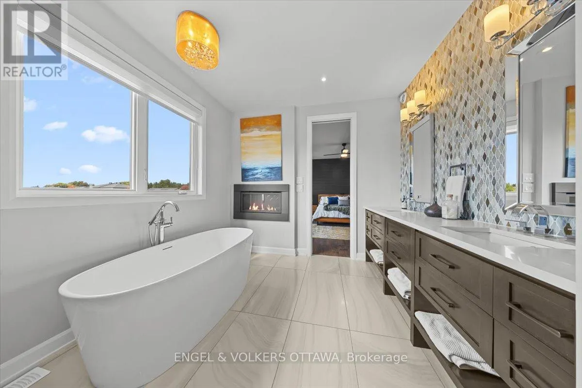 348 ST-TROPEZ STREET