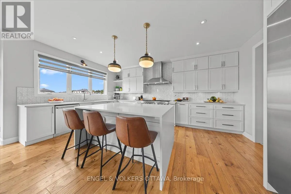 348 ST-TROPEZ STREET