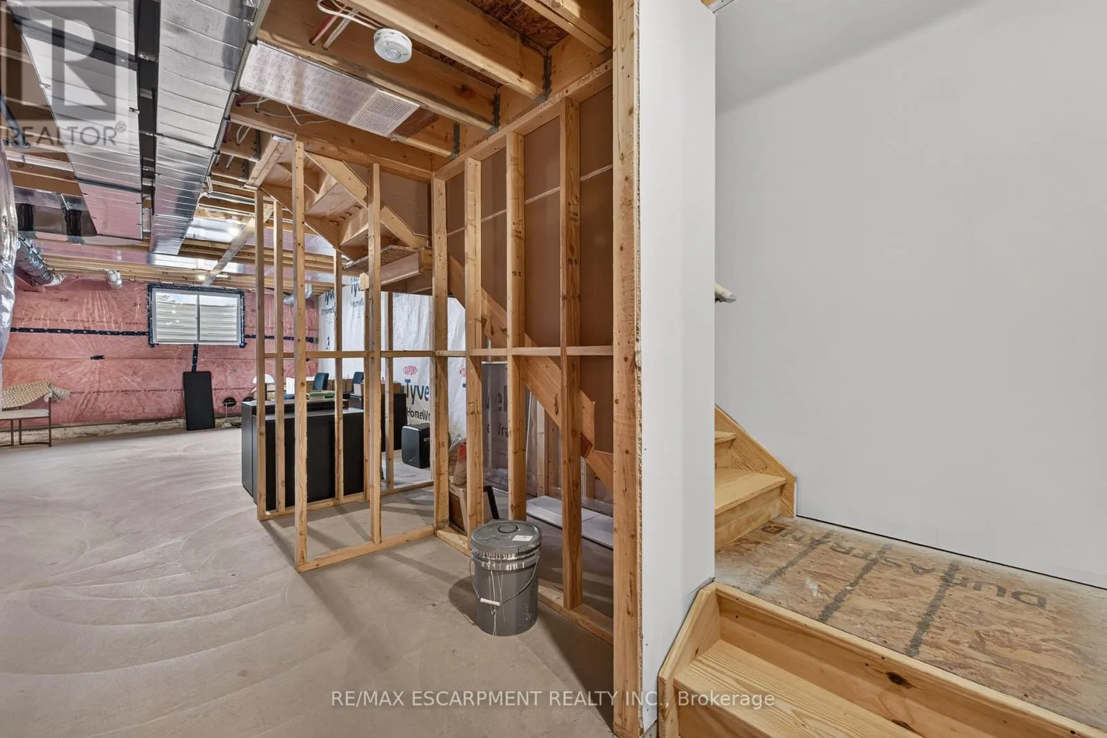 957 CLARE AVENUE