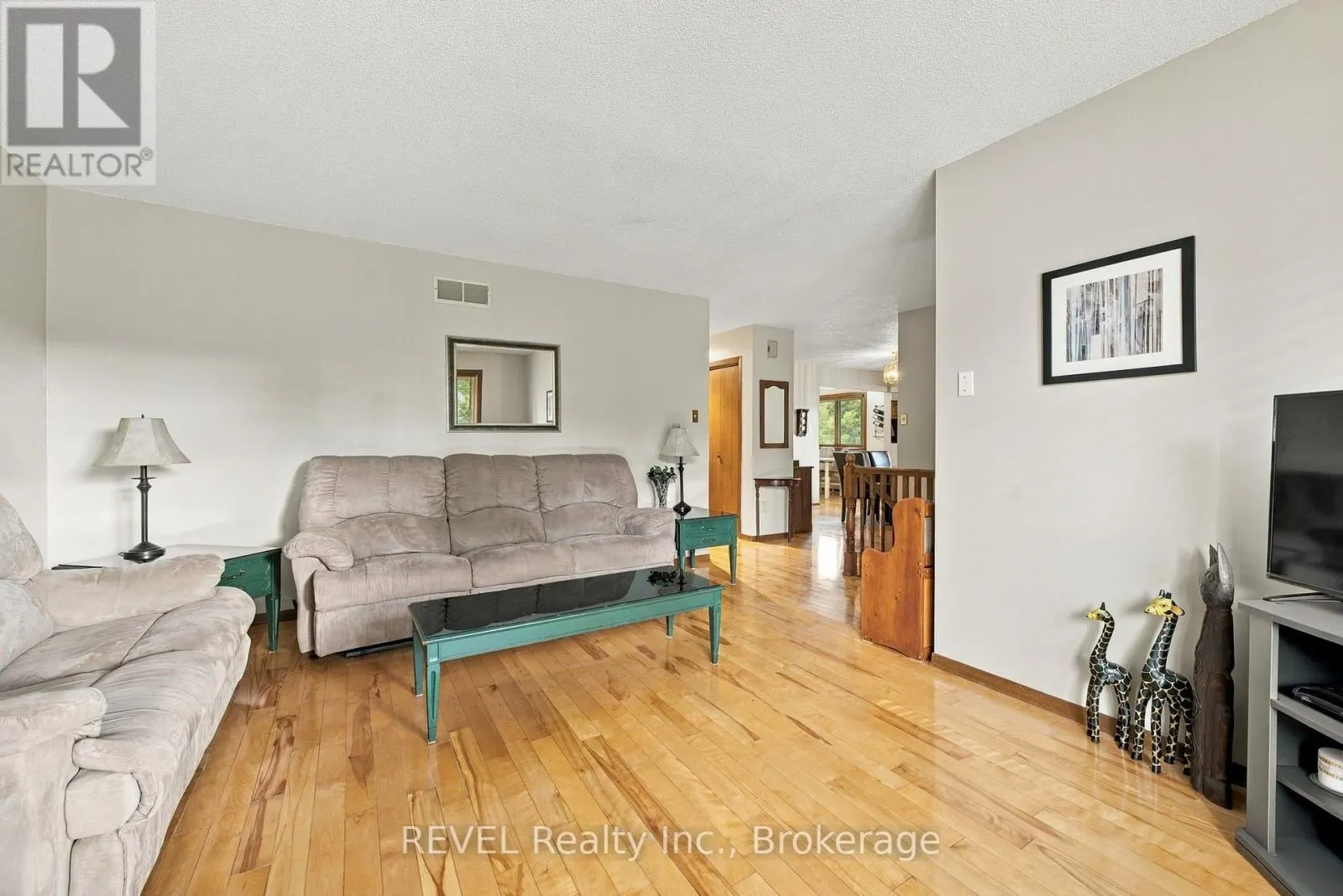 10 MICHELLE DRIVE