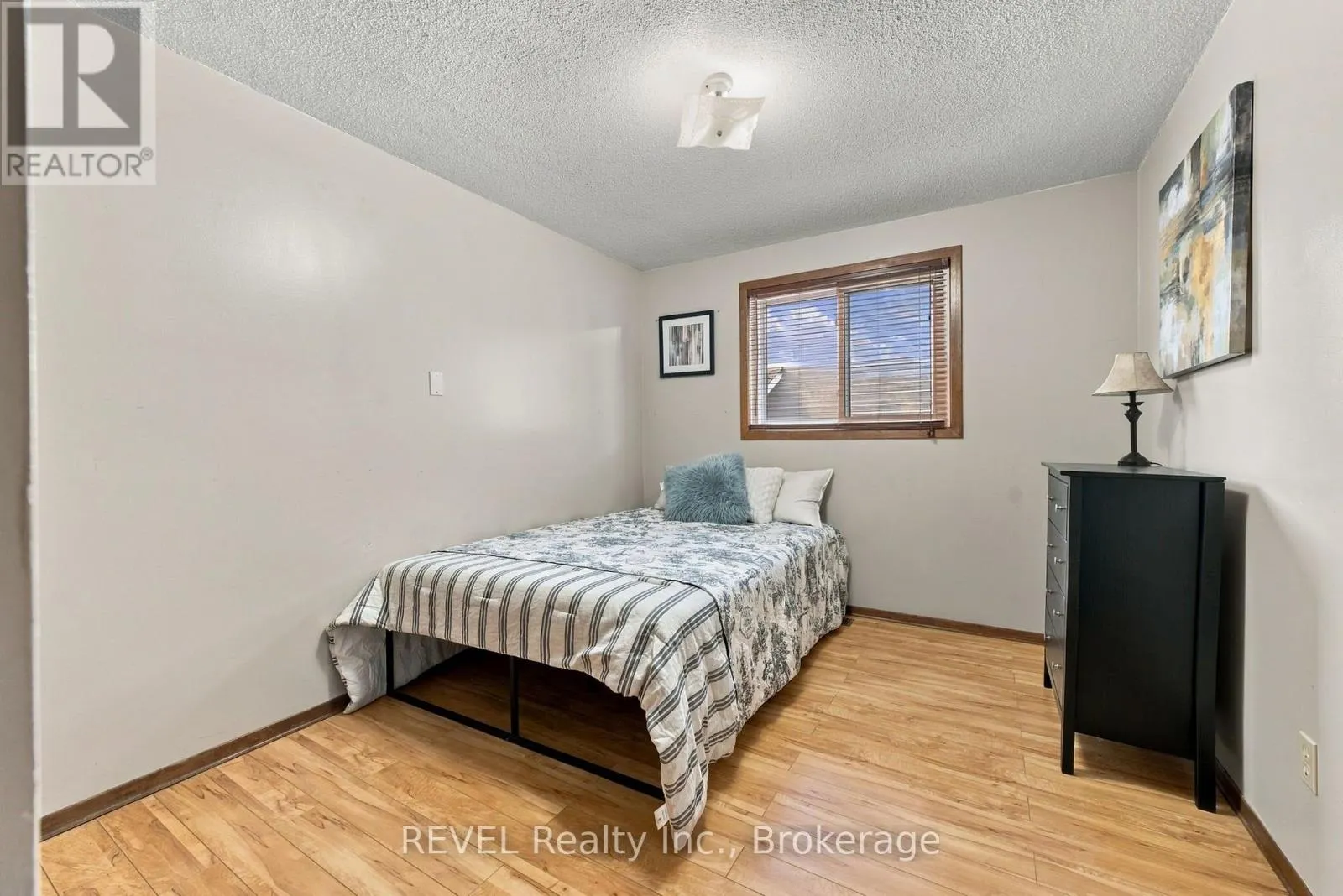 10 MICHELLE DRIVE
