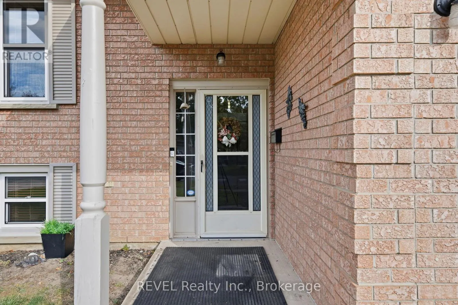 10 MICHELLE DRIVE