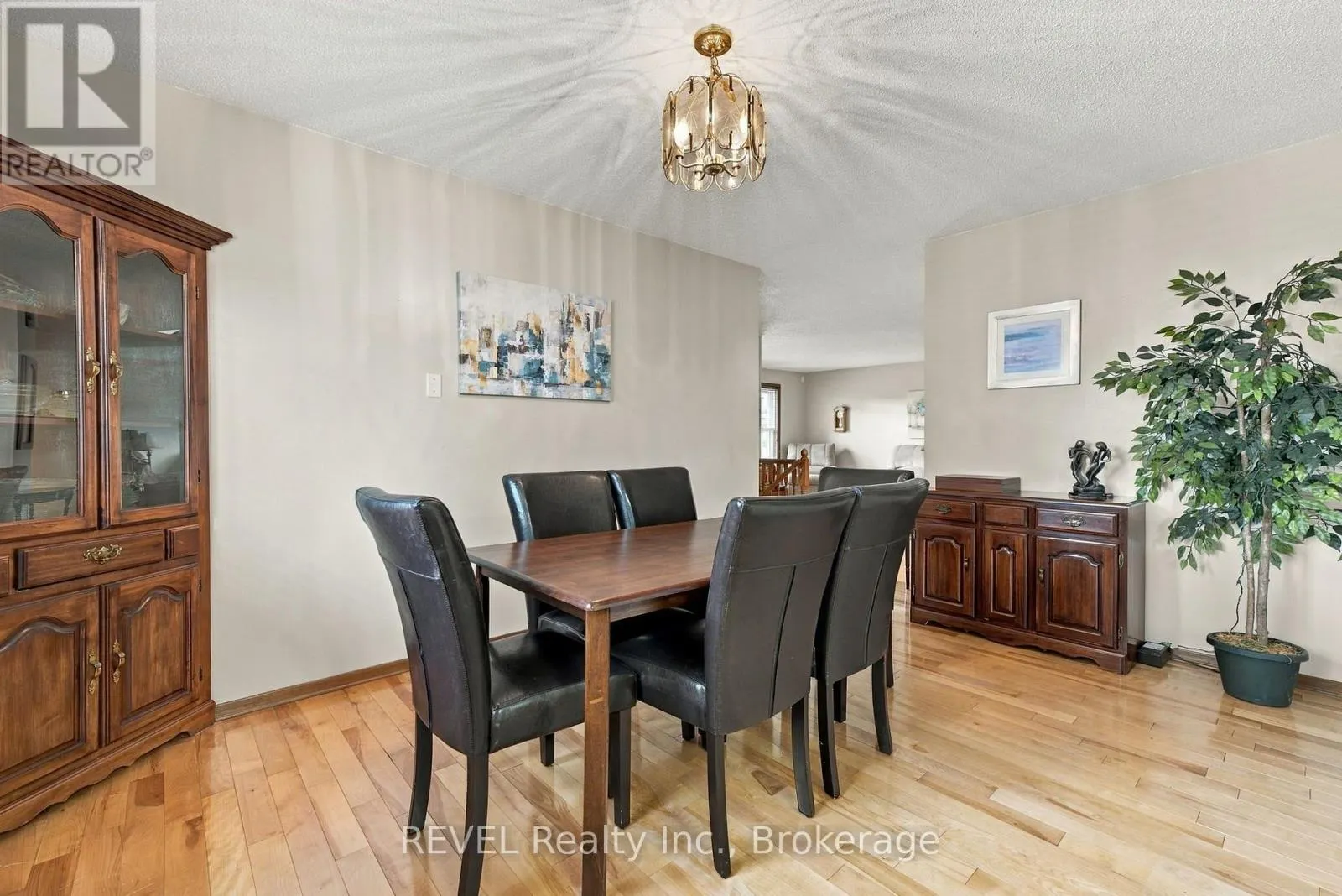 10 MICHELLE DRIVE