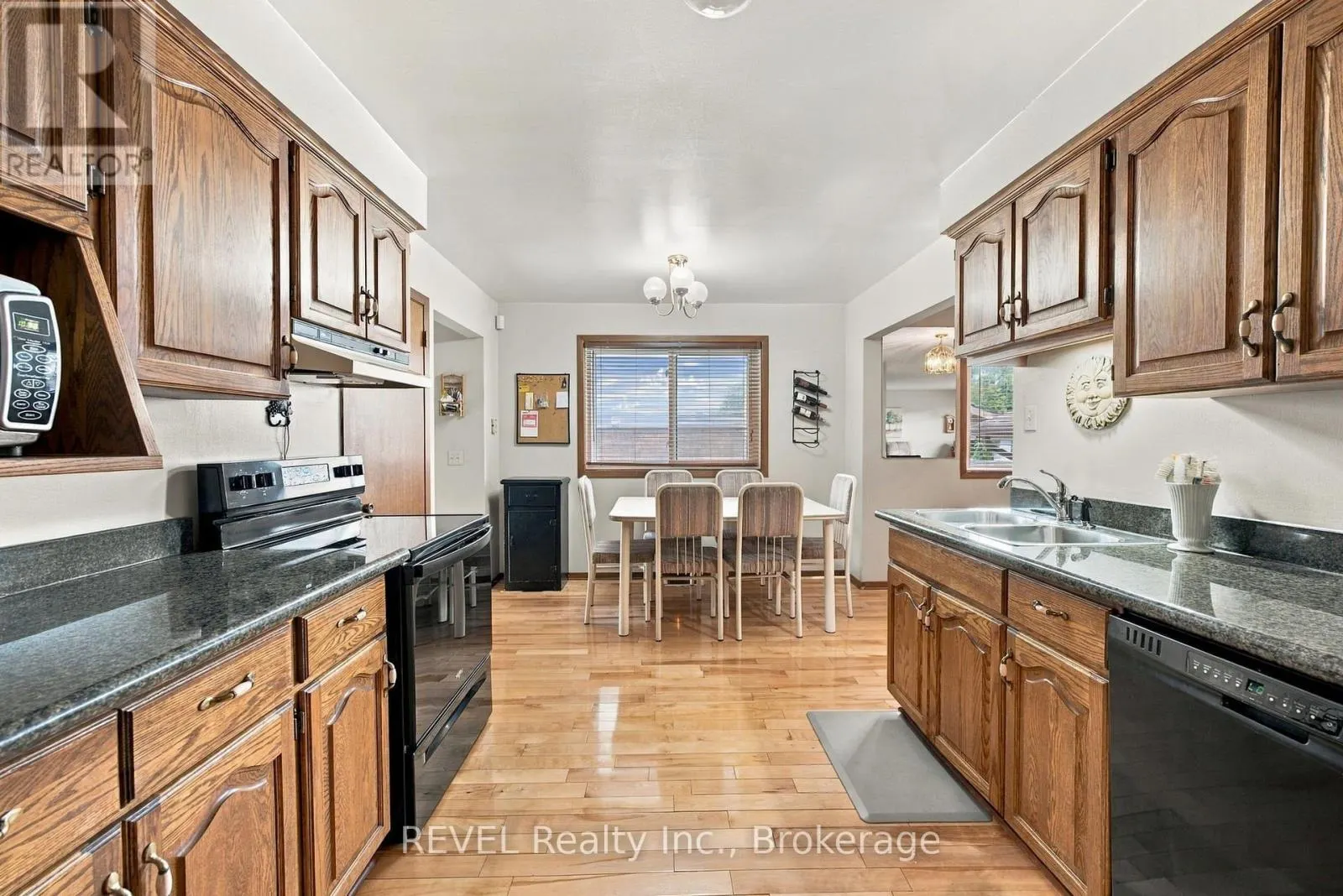 10 MICHELLE DRIVE