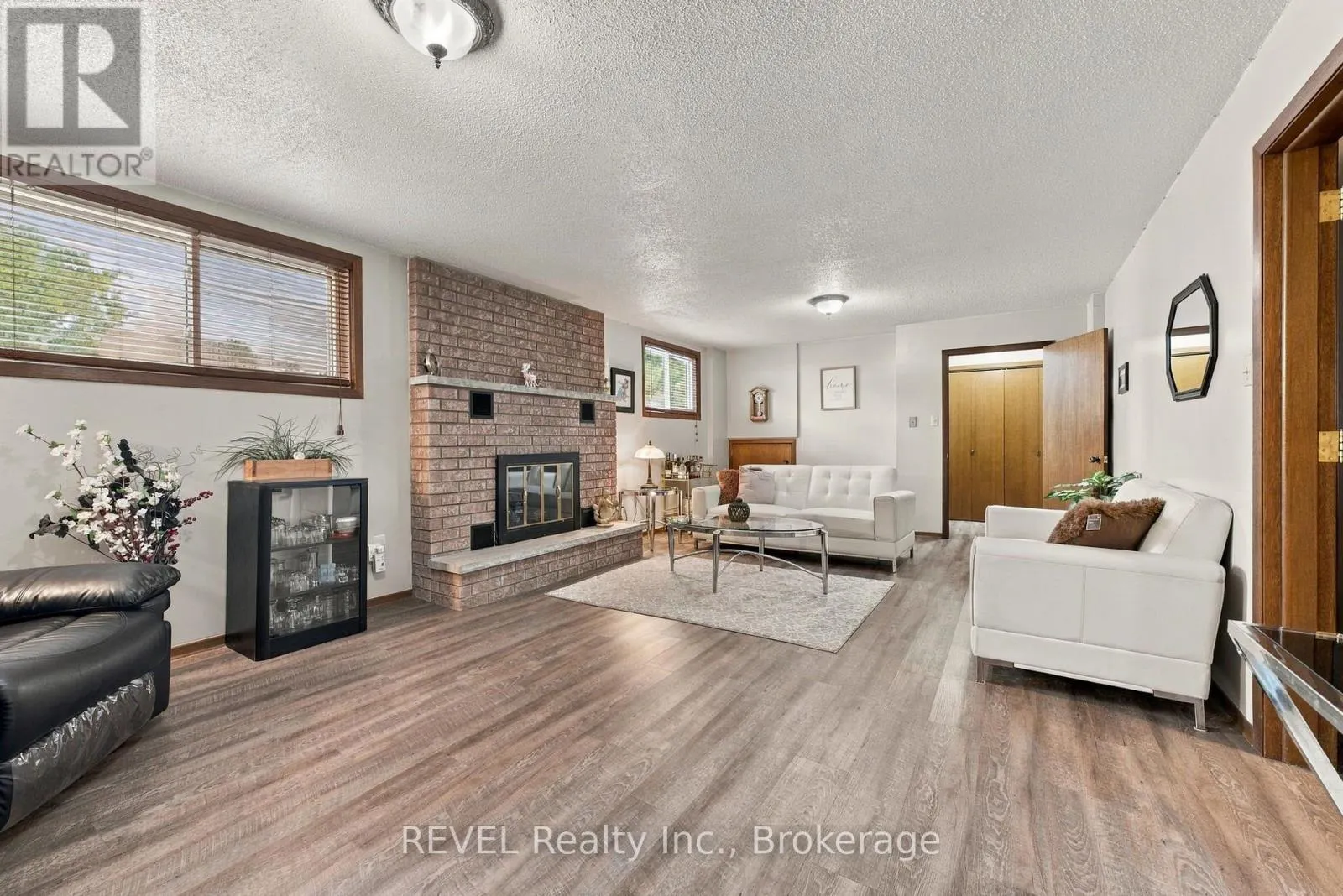 10 MICHELLE DRIVE