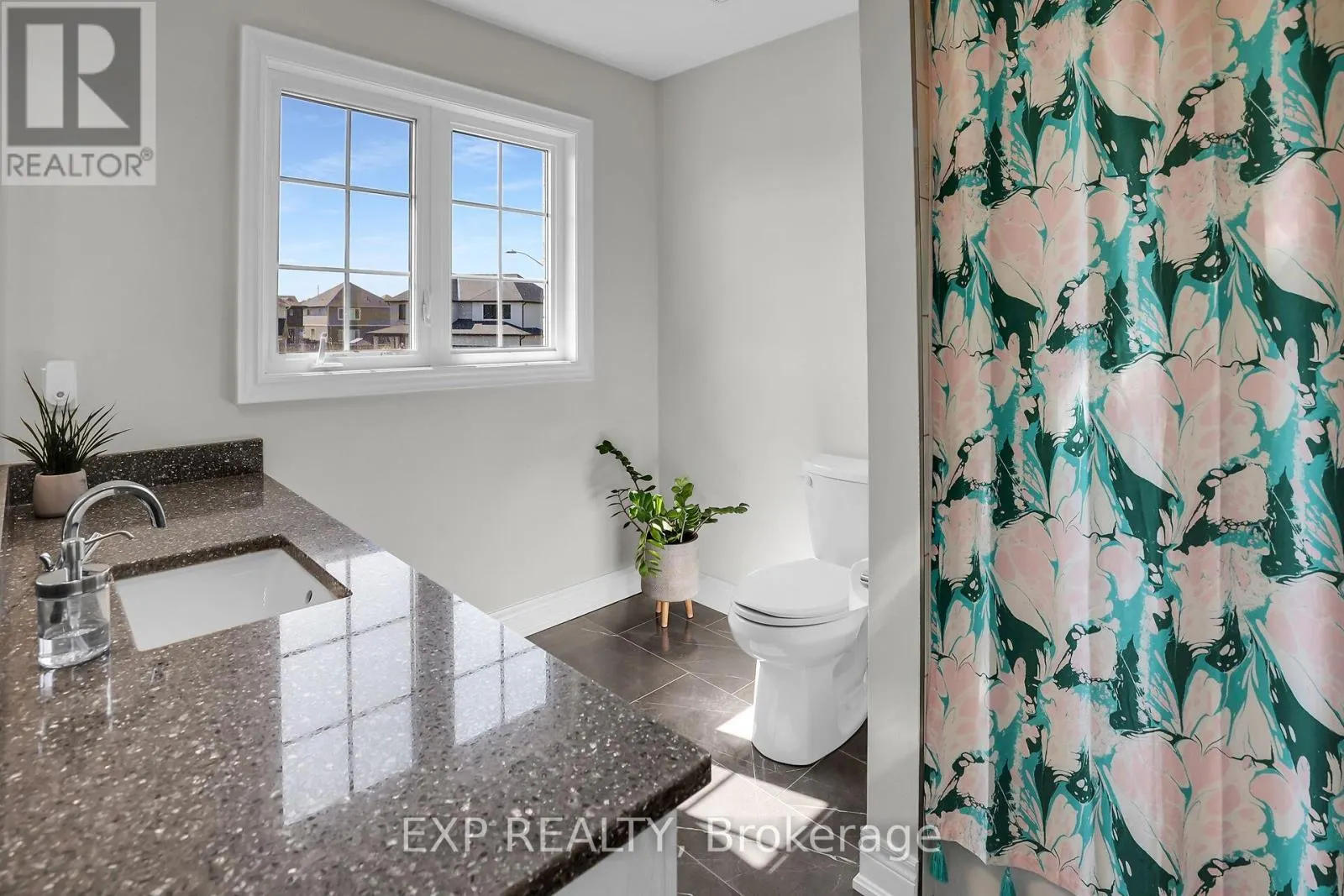 3608 CAROLINIA COURT