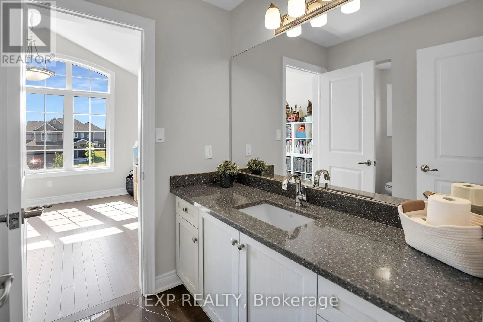 3608 CAROLINIA COURT