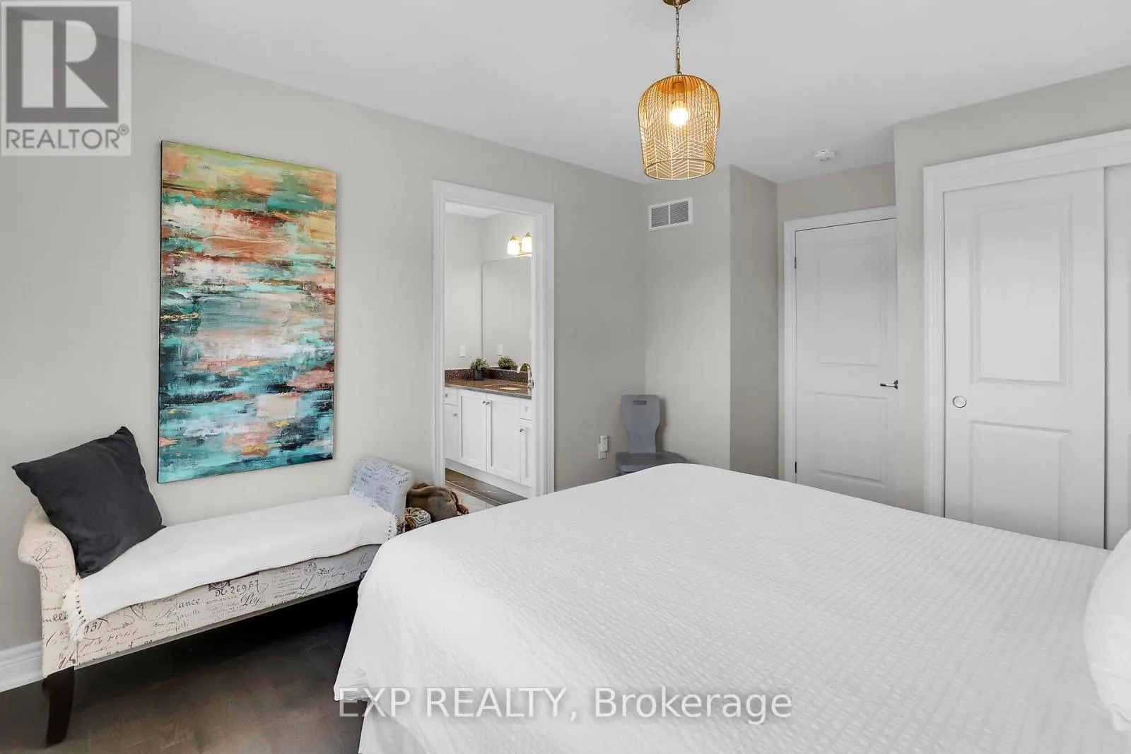 3608 CAROLINIA COURT