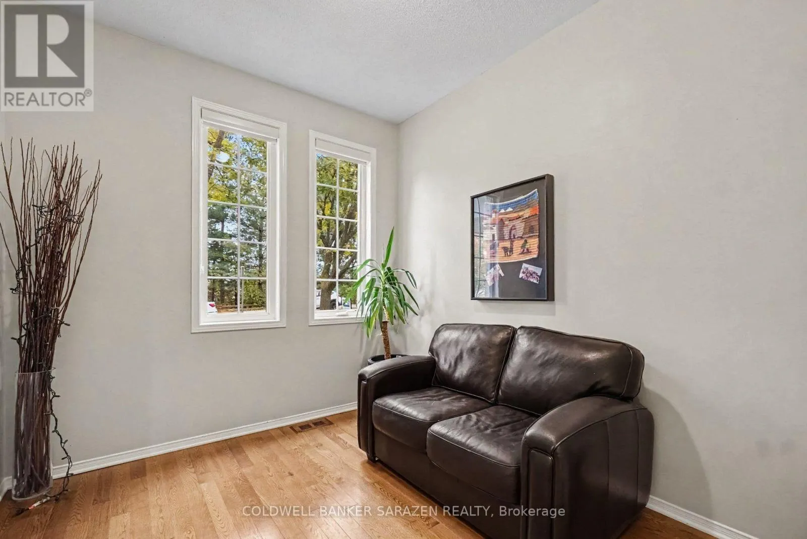 5 BARNSTONE DRIVE