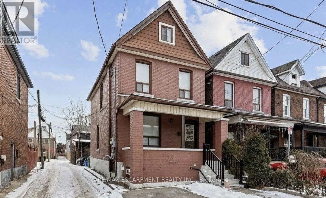 3 - 20 BIRCH AVENUE