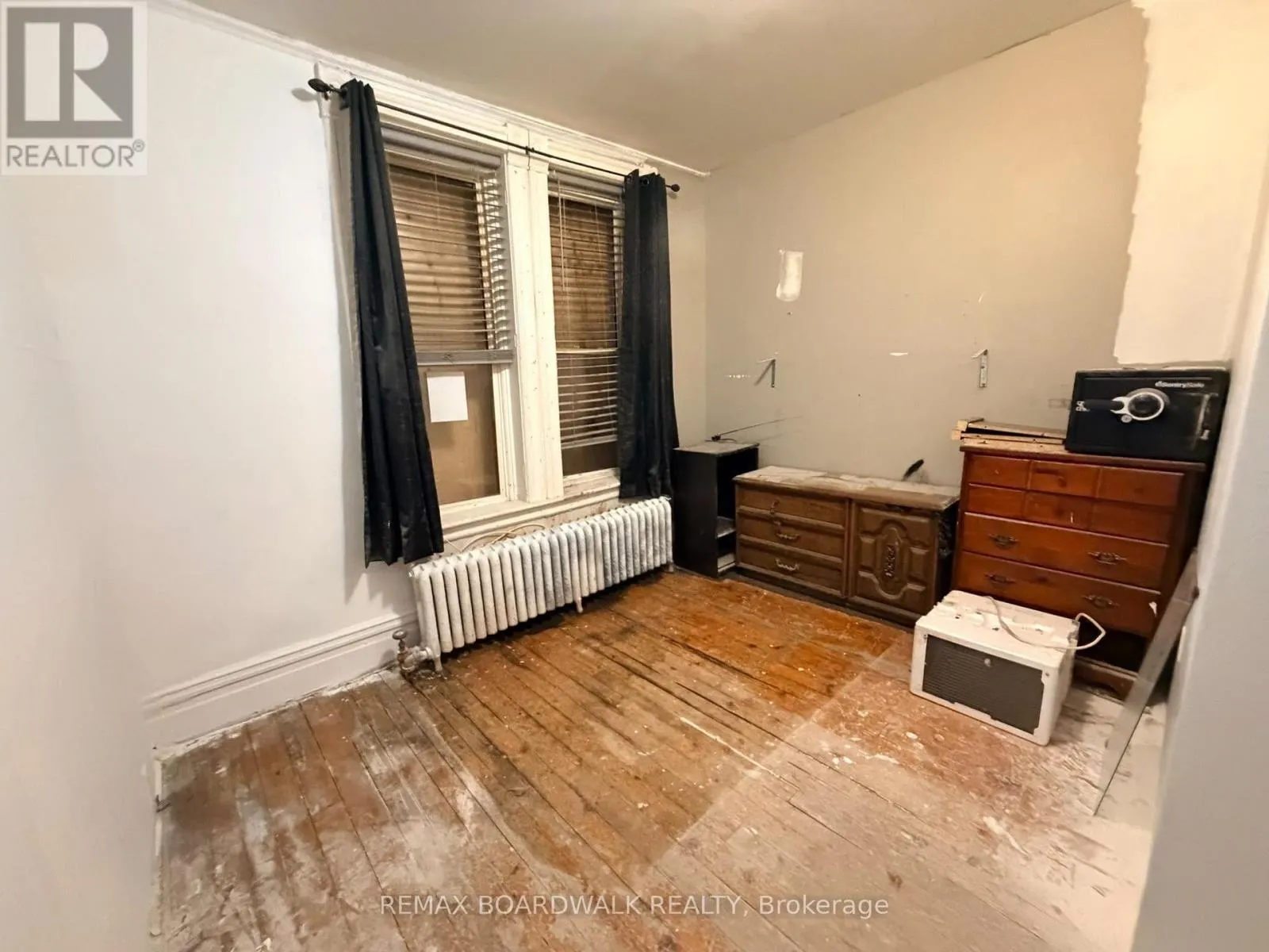 205 FIRST STREET E