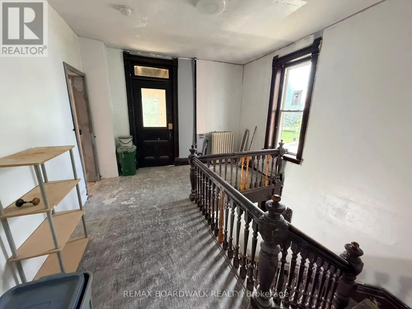 205 FIRST STREET E