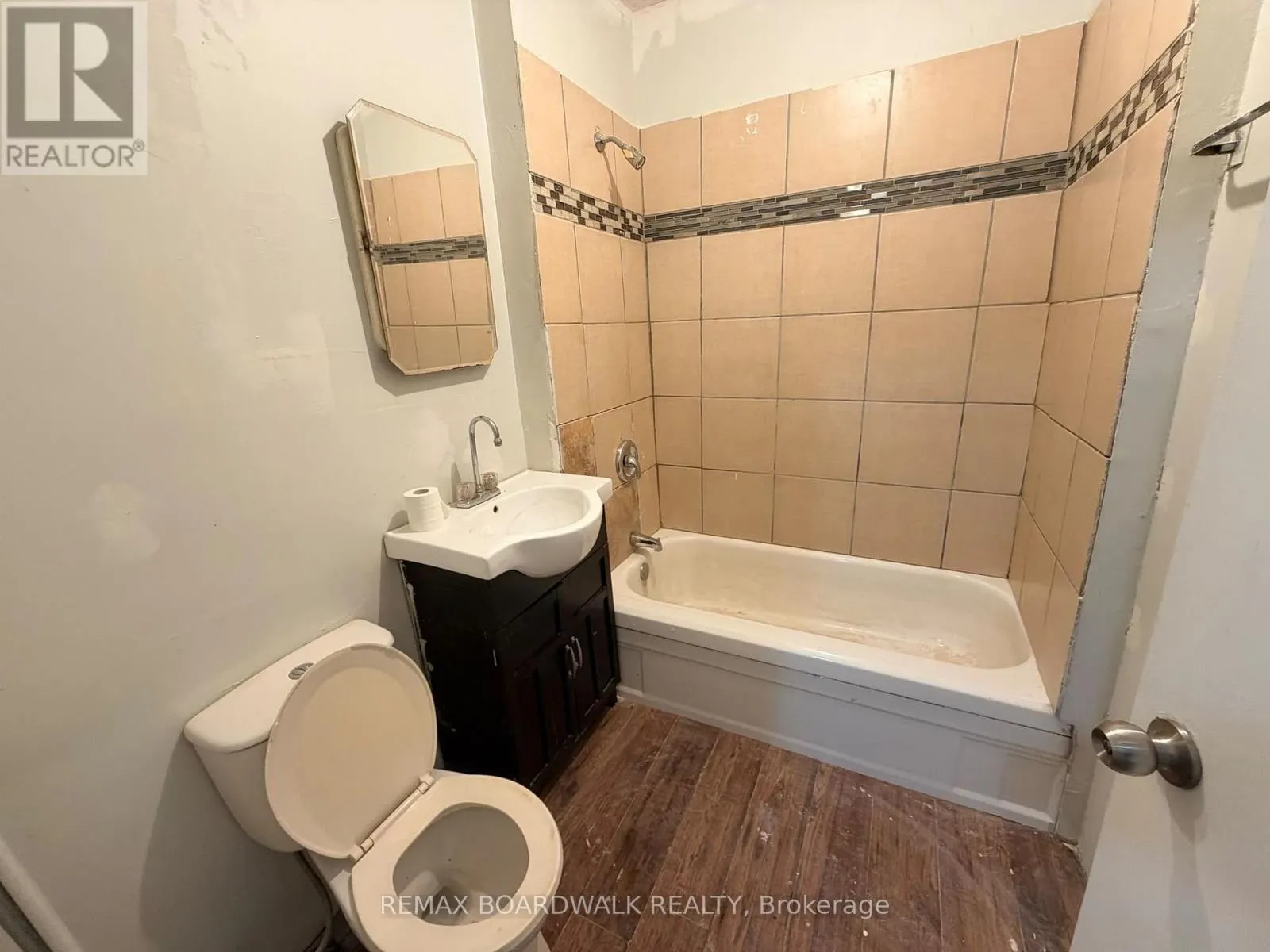 205 FIRST STREET E