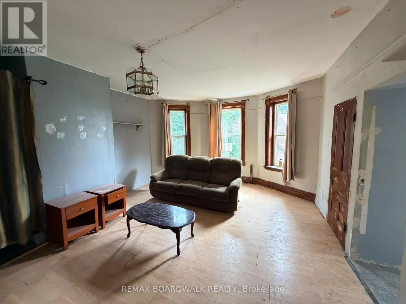 205 FIRST STREET E