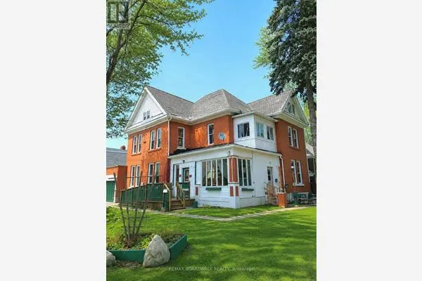 205 FIRST STREET E